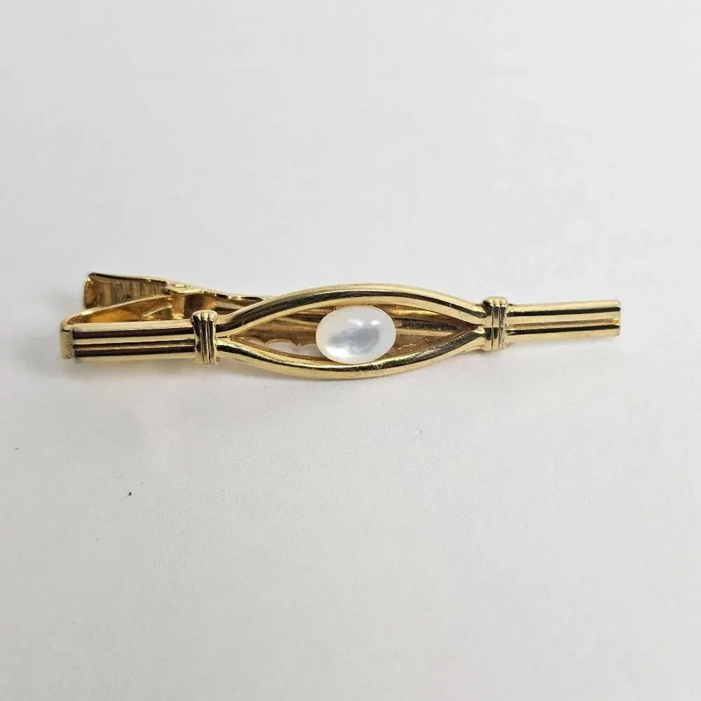 Vintage White Opalescent Glass Mother of Pearl Cabochon Gold‎ Tone Tie Bar Clip